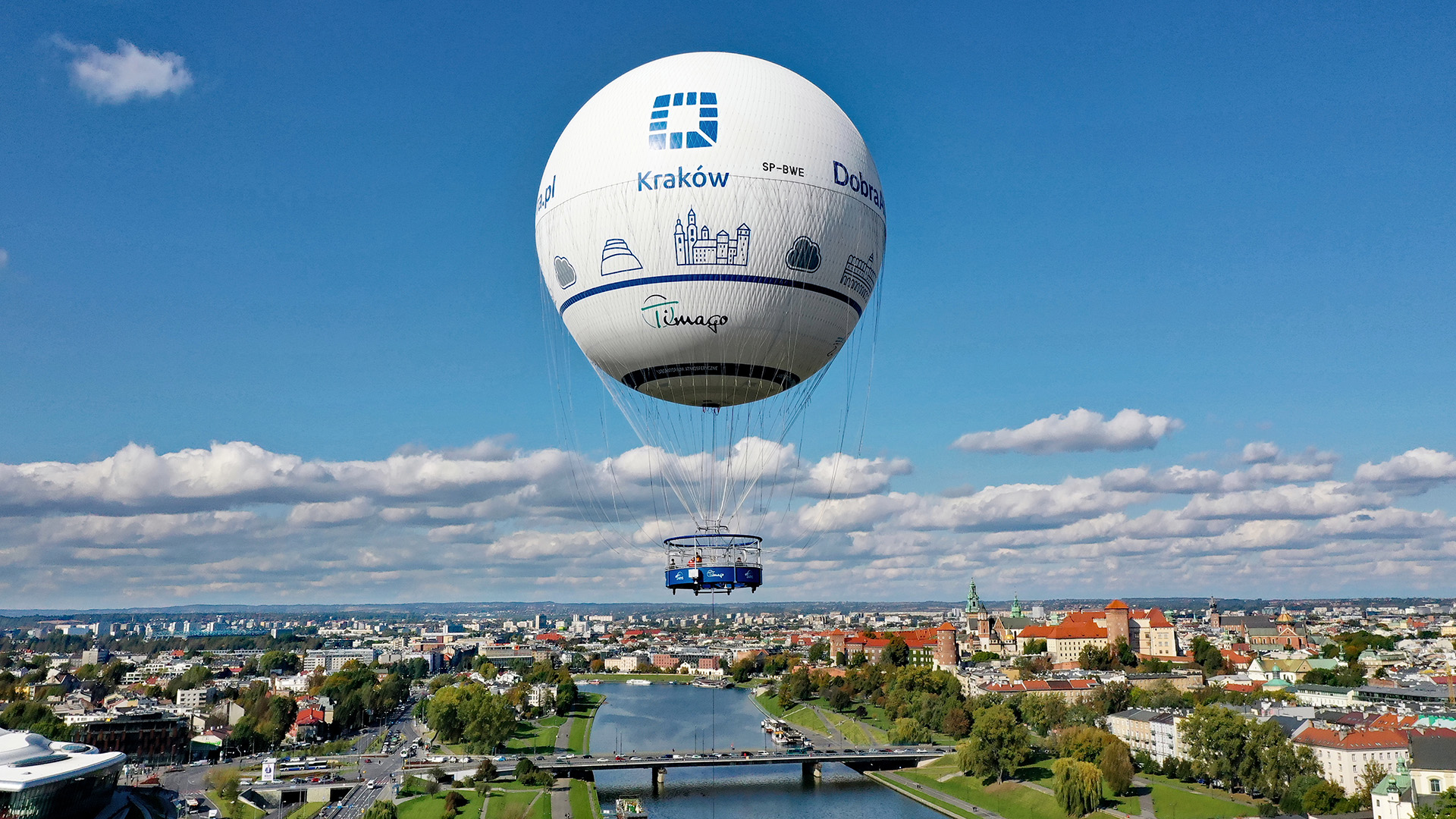 Score Pioneer Peave Balon Widokowy w Krakowie Balon widokowy Zobacz Kraków z lotu ptaka!